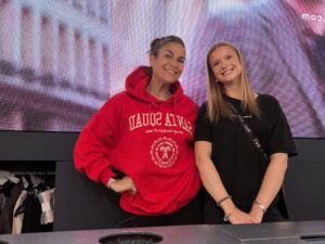 Vaatemyymälässä harjoittelussa